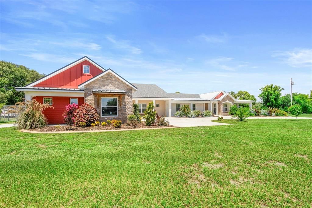 Backyard, Exterior, Facade, Ranch