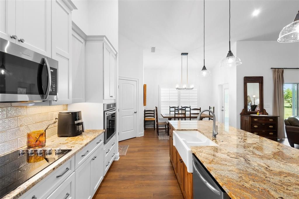 Dining room, Interior, Kitchen, Pendant Lights, Recessed Lighting, Wood Texture Flooring