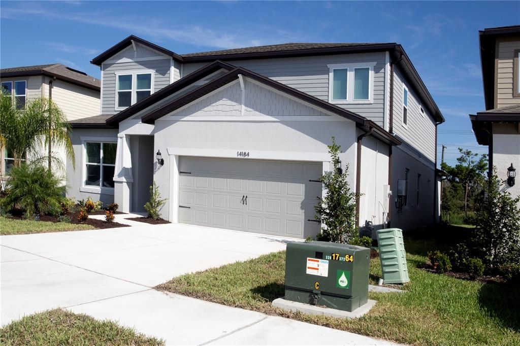 Attached, Exterior, Facade, American Craftsman