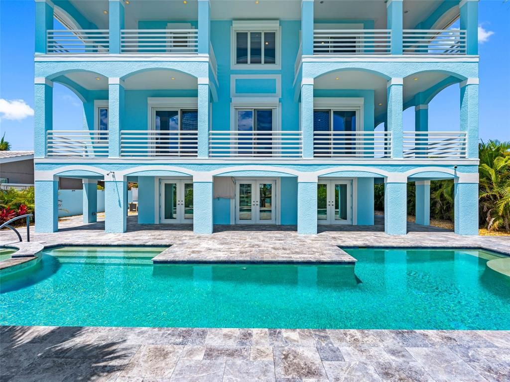 Exterior, Pool