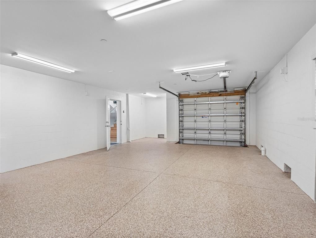 Garage, Interior