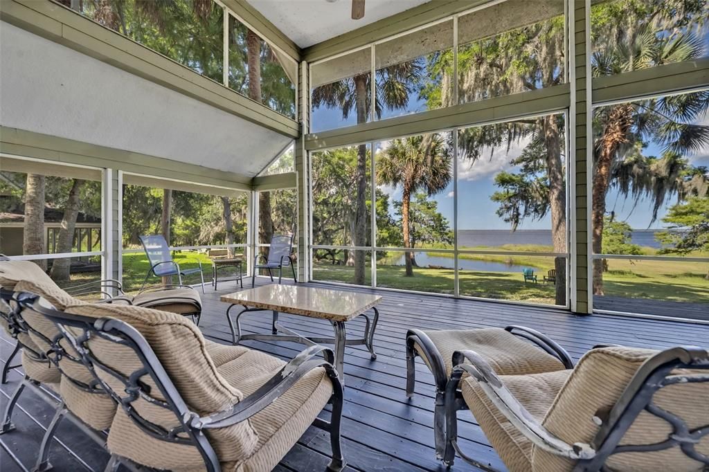 Interior, Sun Room, Water, Wood Texture Flooring