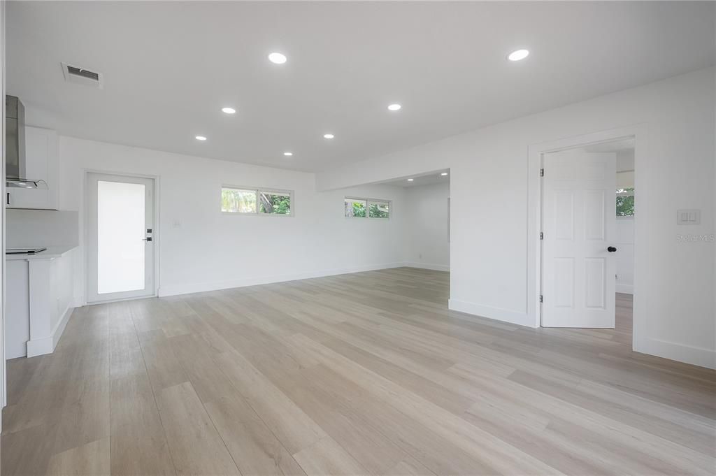 Empty room, Interior, Recessed Lighting, Wood Texture Flooring