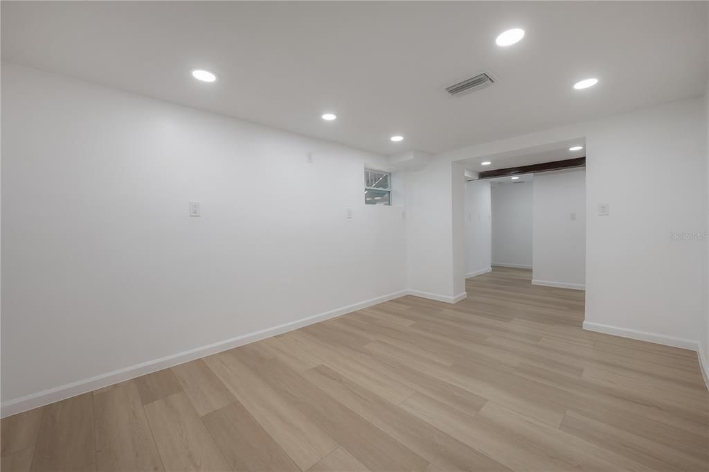 Empty room, Interior, Recessed Lighting, Wood Texture Flooring