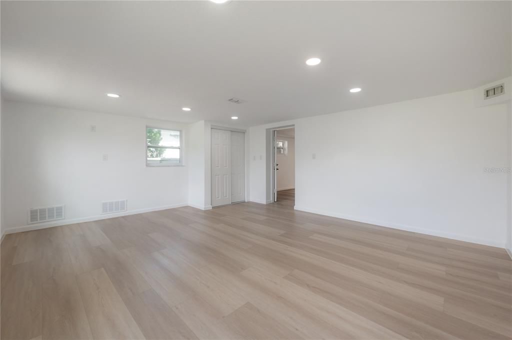 Empty room, Interior, Recessed Lighting, Wood Texture Flooring