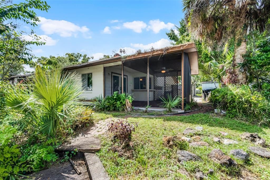Backyard, Exterior