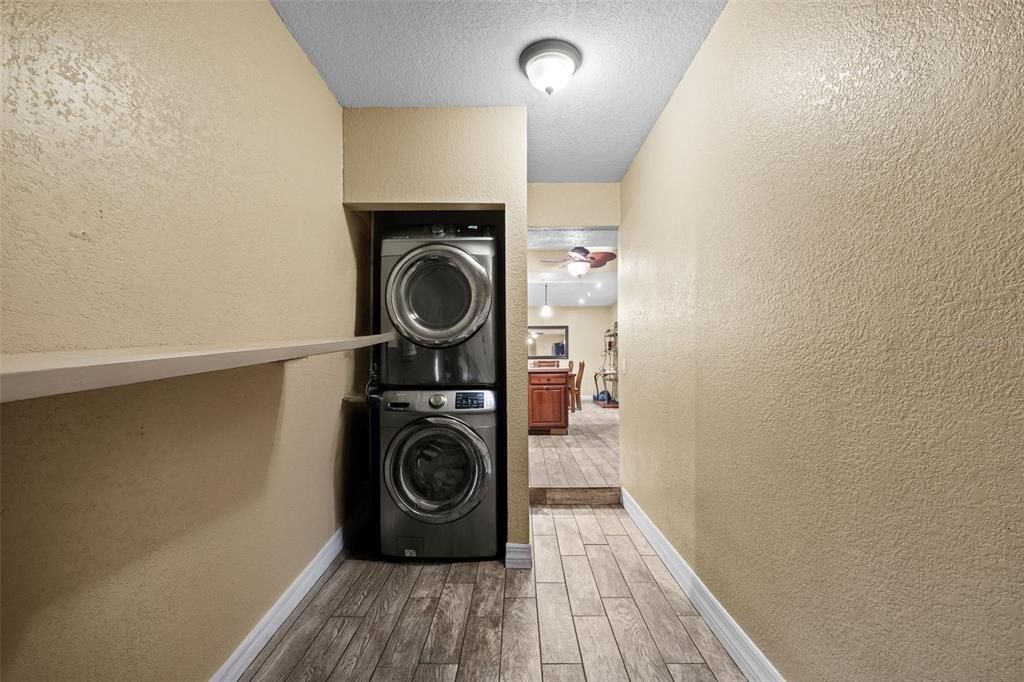 Interior, Utility Closets, Washer, Wood Texture Flooring