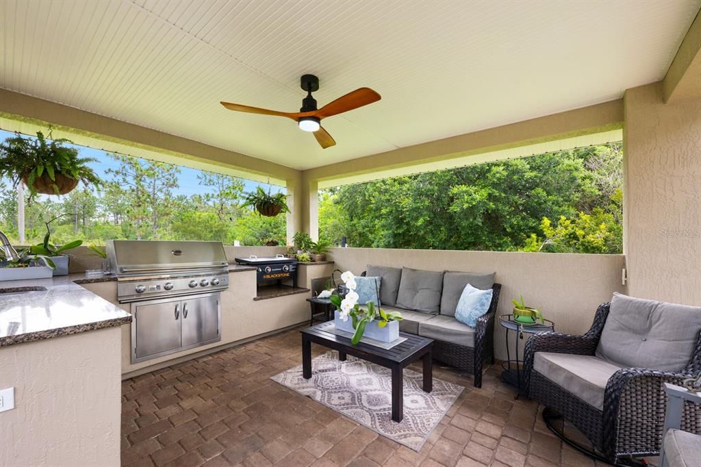 Exterior, Outdoor Kitchen