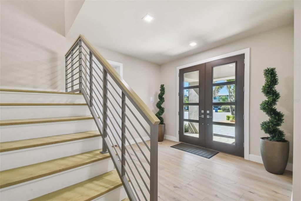 Interior, Recessed Lighting, Wood Texture Flooring