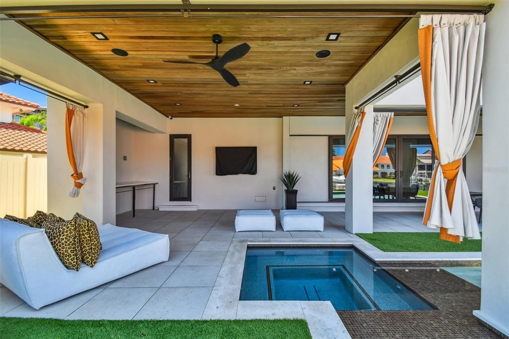 Exterior, Pool, Recessed Lighting