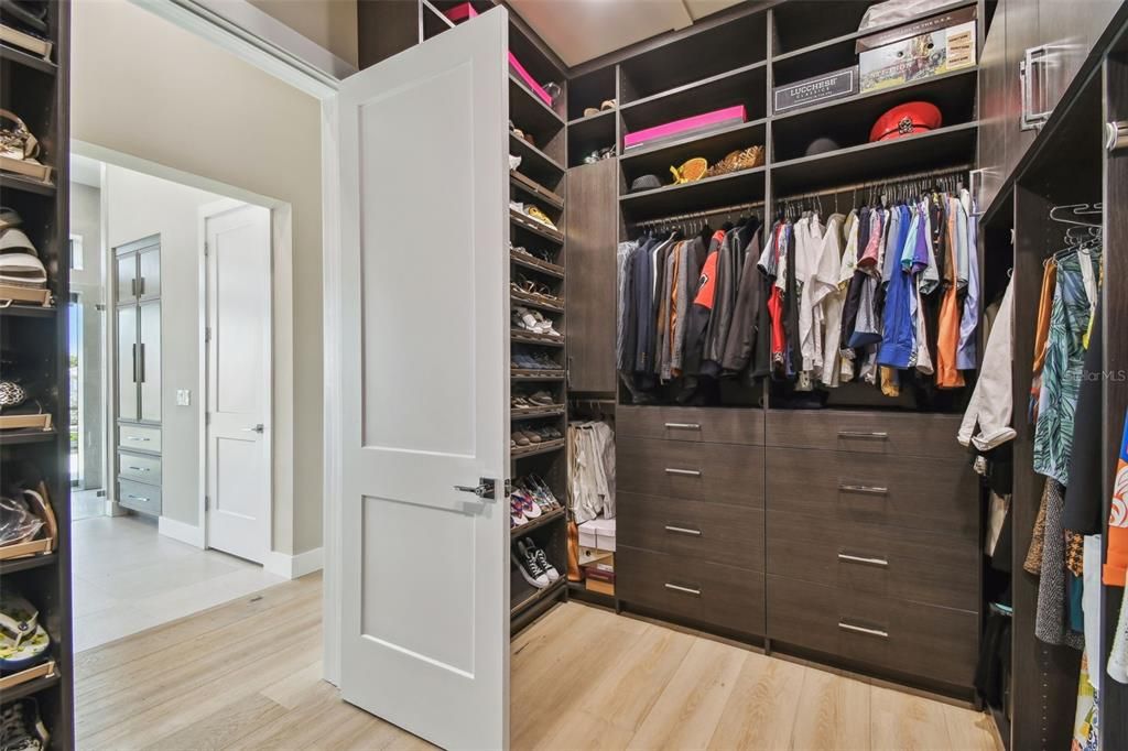Interior, Walk-in Closets, Wood Texture Flooring