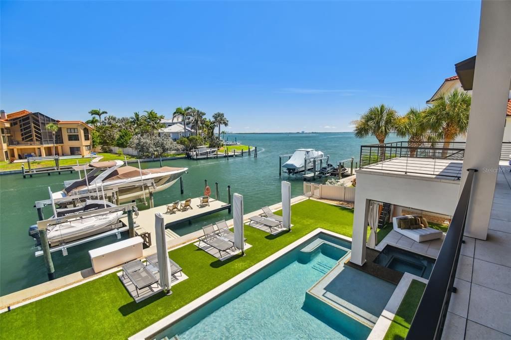 Exterior, Pool, Water