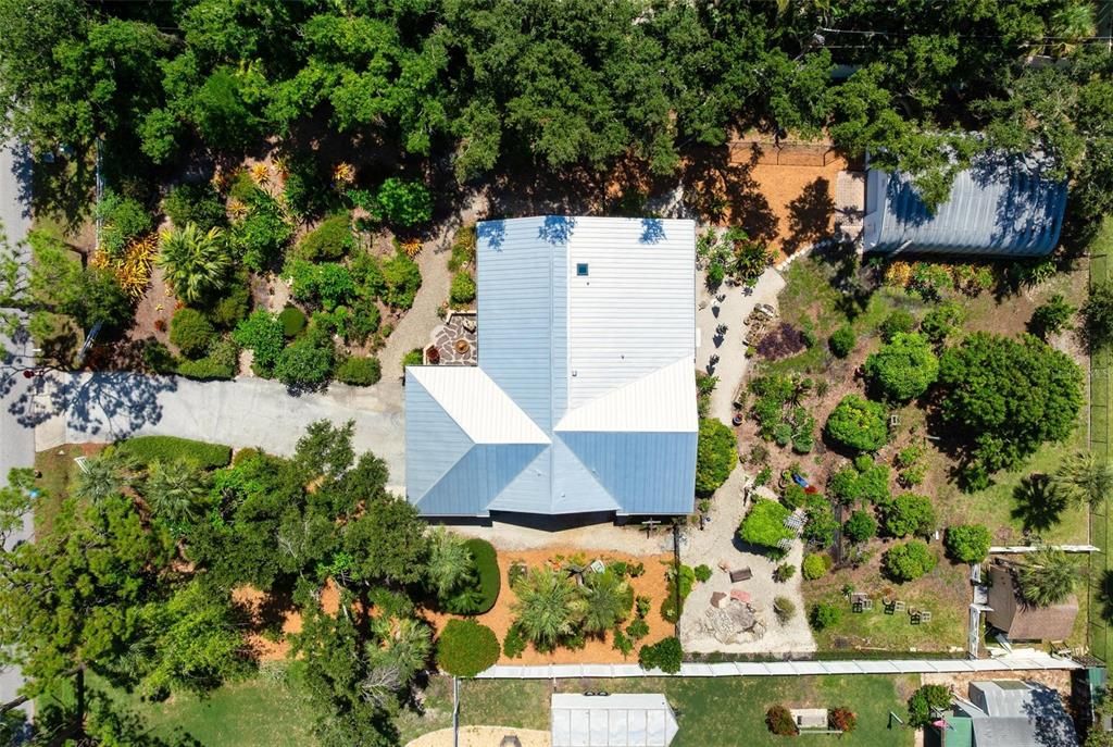 Exterior, Drone