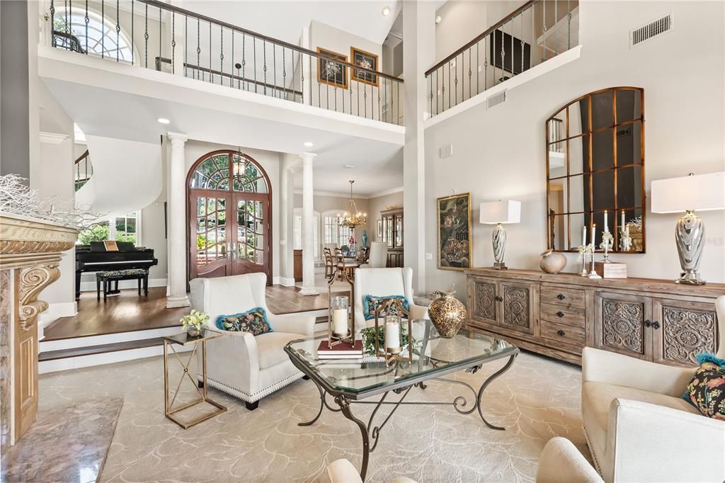 Chandelier, Dining room, Interior, Living room, Piano, Recessed Lighting
