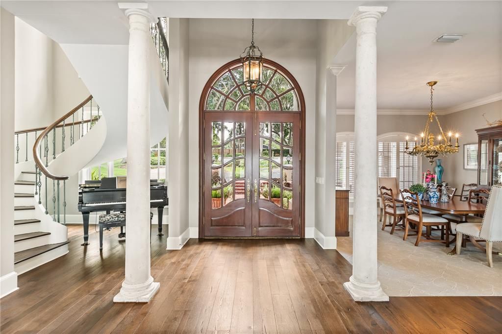 Chandelier, Dining room, Interior, Pendant Lights, Piano, Wood Texture Flooring