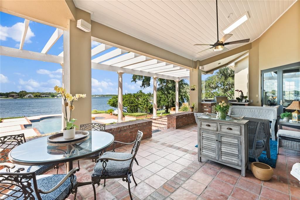 Exterior, Outdoor Kitchen, Water