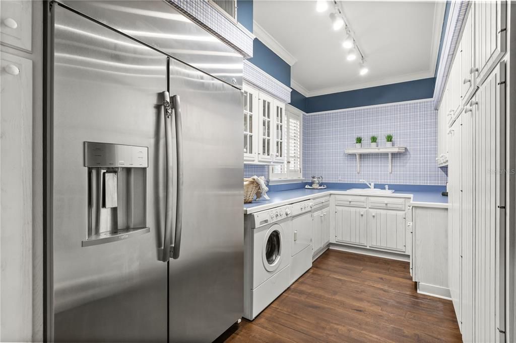 Interior, Kitchen, Stainless Steel Appliances, Washer, Wood Texture Flooring