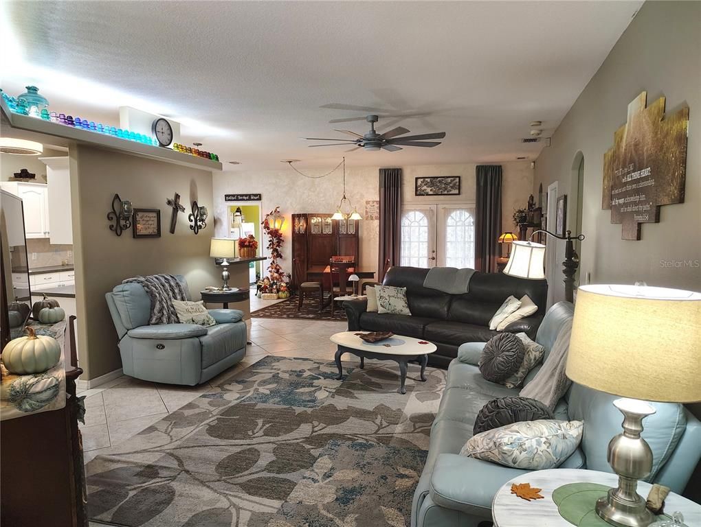 Dining room, Interior, Living room, Pendant Lights