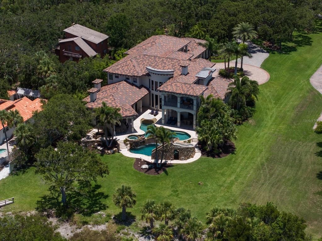 Exterior, Drone