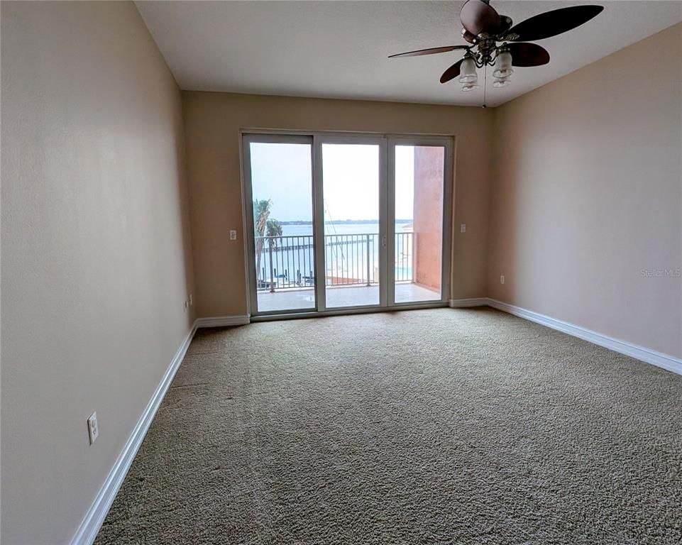 Empty room, Interior, Water