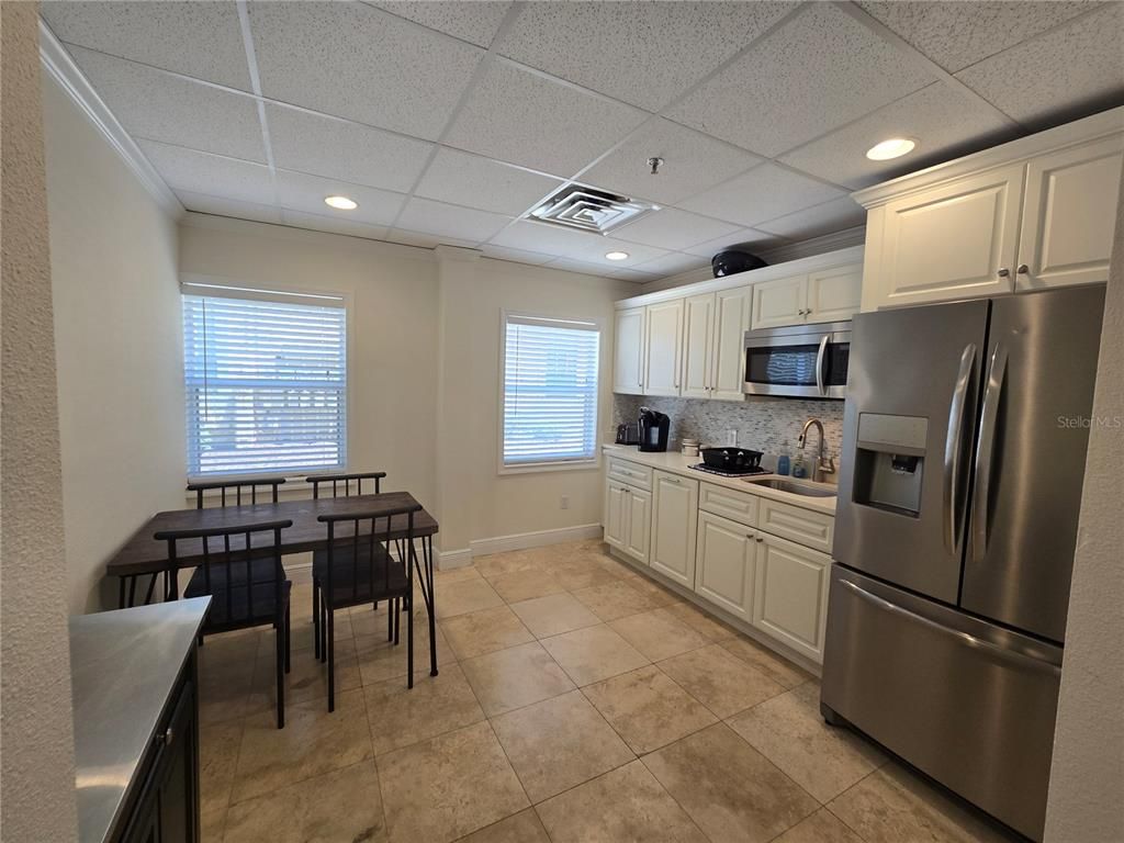 Dining room, Interior, Kitchen, Recessed Lighting