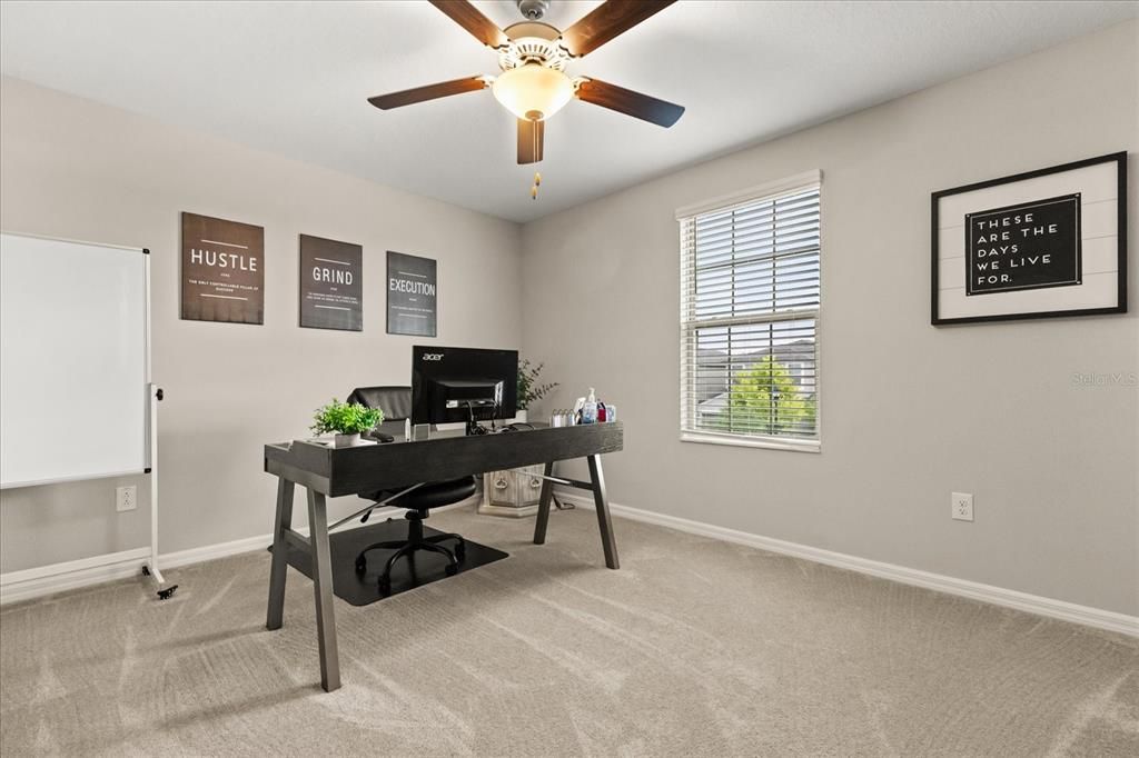 Home Office, Interior