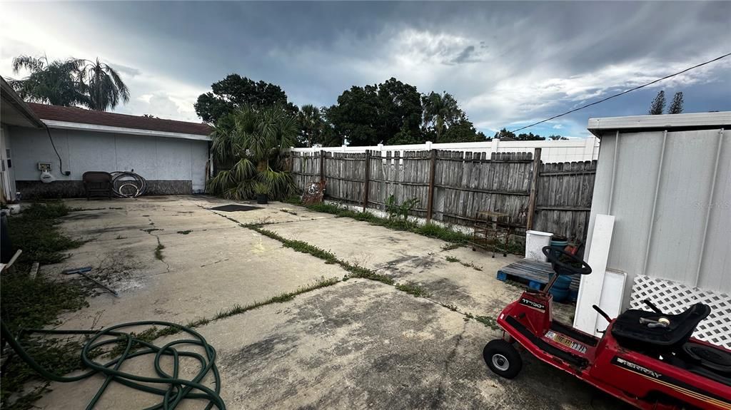 Backyard, Exterior