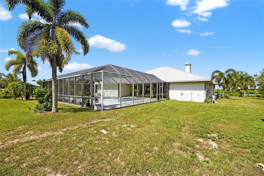 Backyard, Exterior