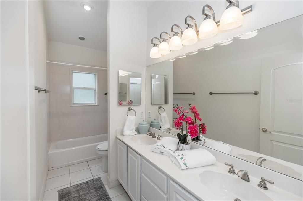 Bathroom, Dual Sink Vanities, Interior, Recessed Lighting