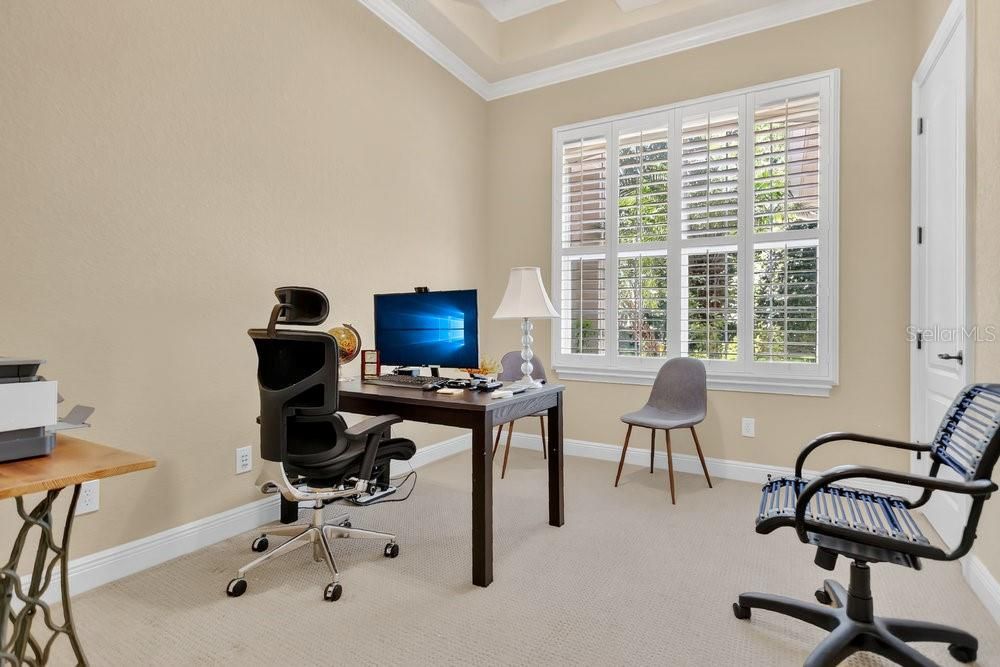 Home Office, Interior