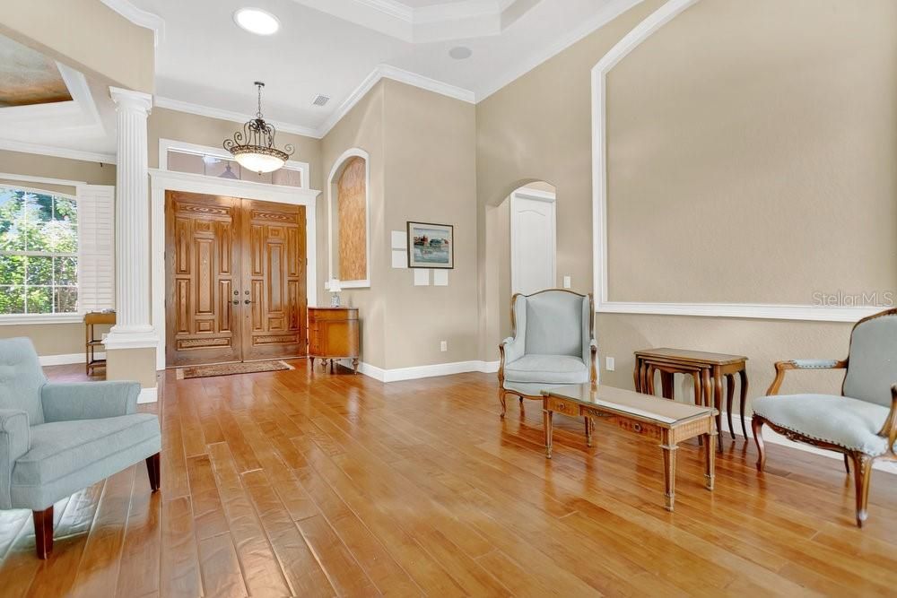 Interior, Pendant Lights, Recessed Lighting, Wood Texture Flooring