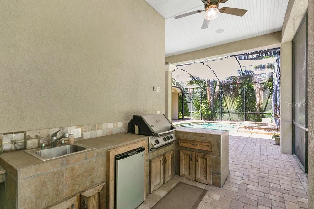 Exterior, Outdoor Kitchen
