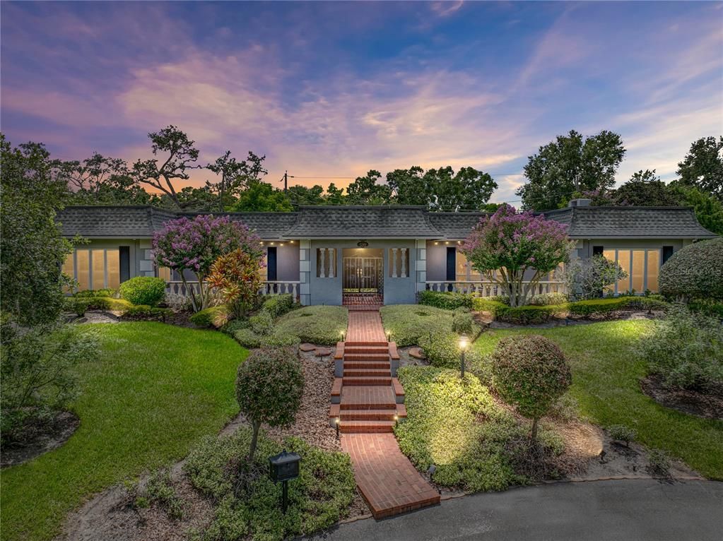 Backyard, Exterior, Facade, Ranch