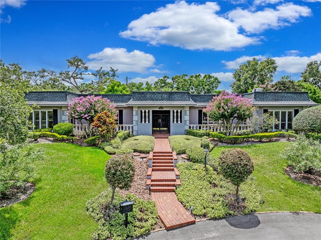 Backyard, Exterior, Facade, Ranch