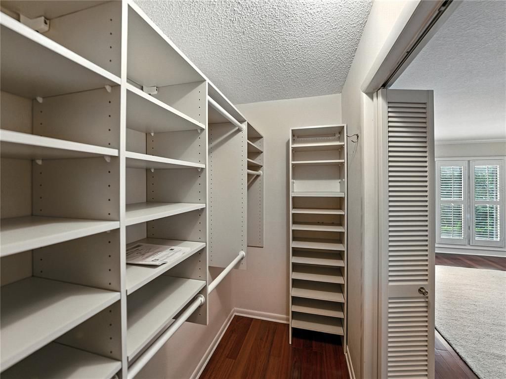 Interior, Walk-in Closets, Wood Texture Flooring