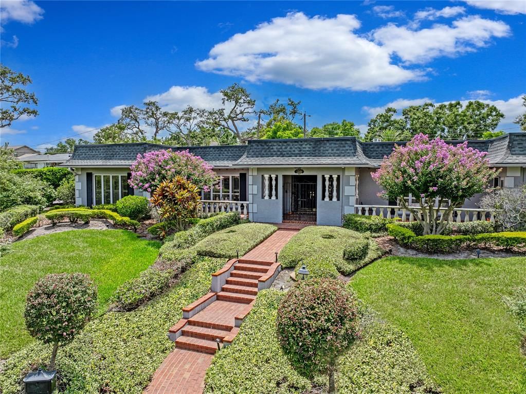 Backyard, Exterior, Facade, Ranch