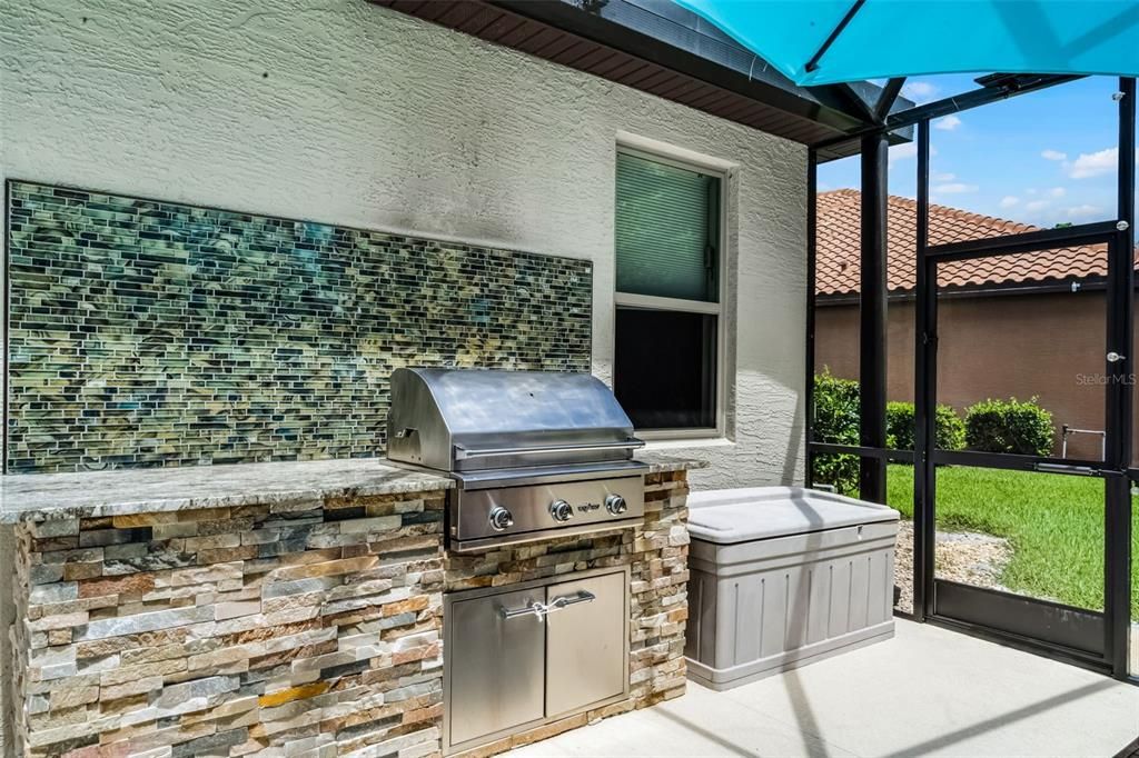 Exterior, Outdoor Kitchen