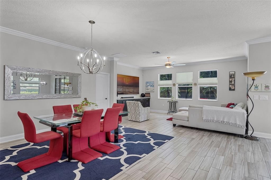 Chandelier, Dining room, Interior, Living room, Pendant Lights, Wood Texture Flooring