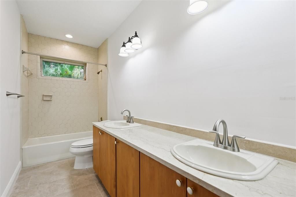 Bathroom, Dual Sink Vanities, Interior, Recessed Lighting