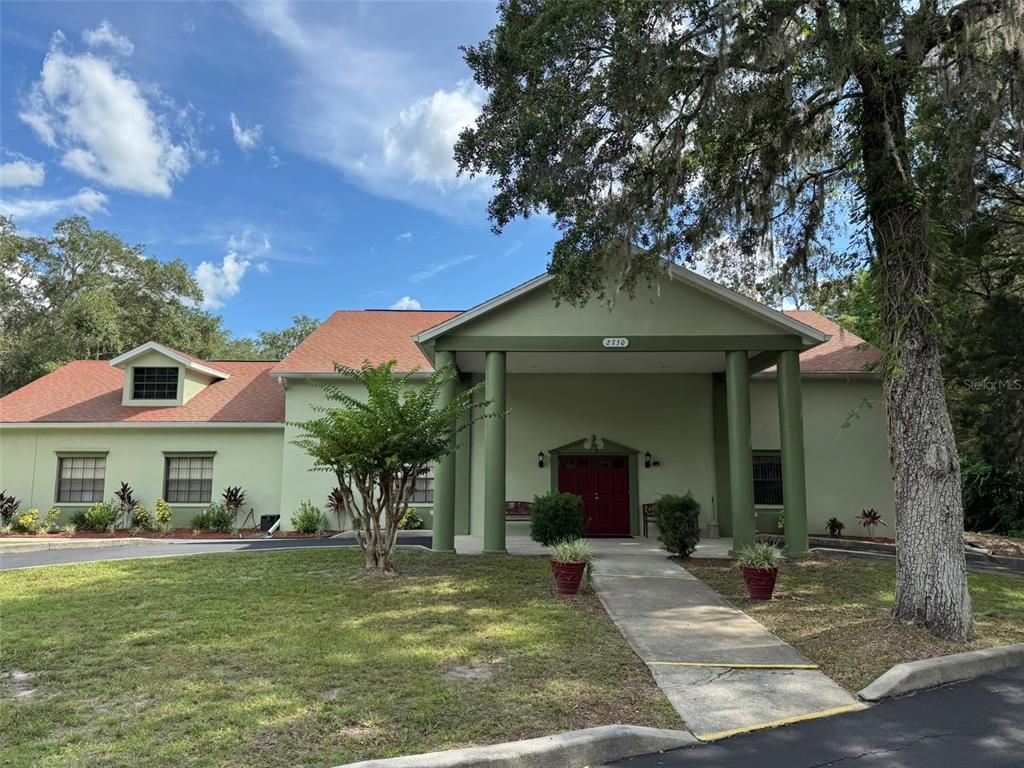 Exterior, Facade, Ranch