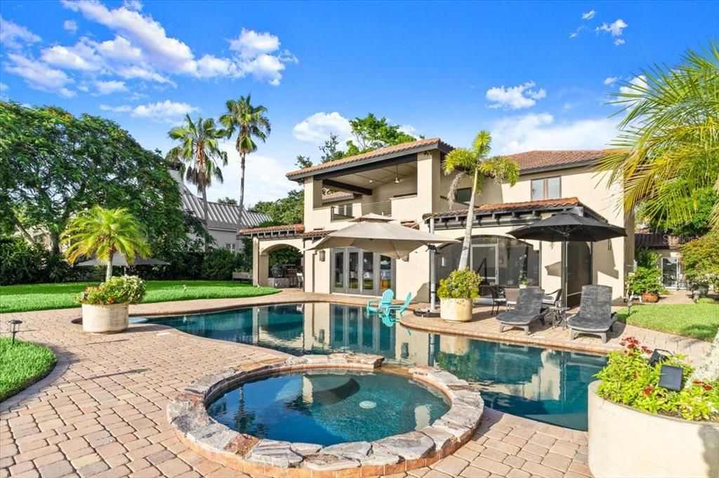 Exterior, Pool