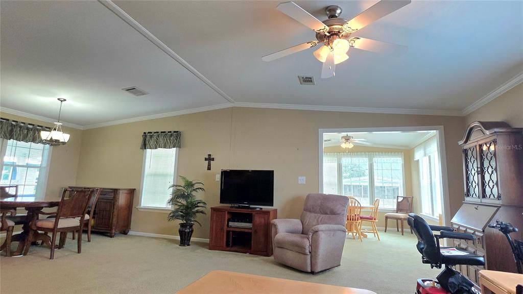 Chandelier, Dining room, Interior