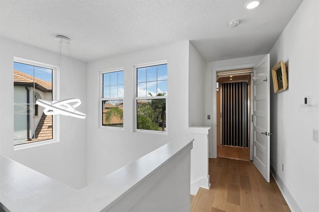 Interior, Pendant Lights, Recessed Lighting, Wood Texture Flooring