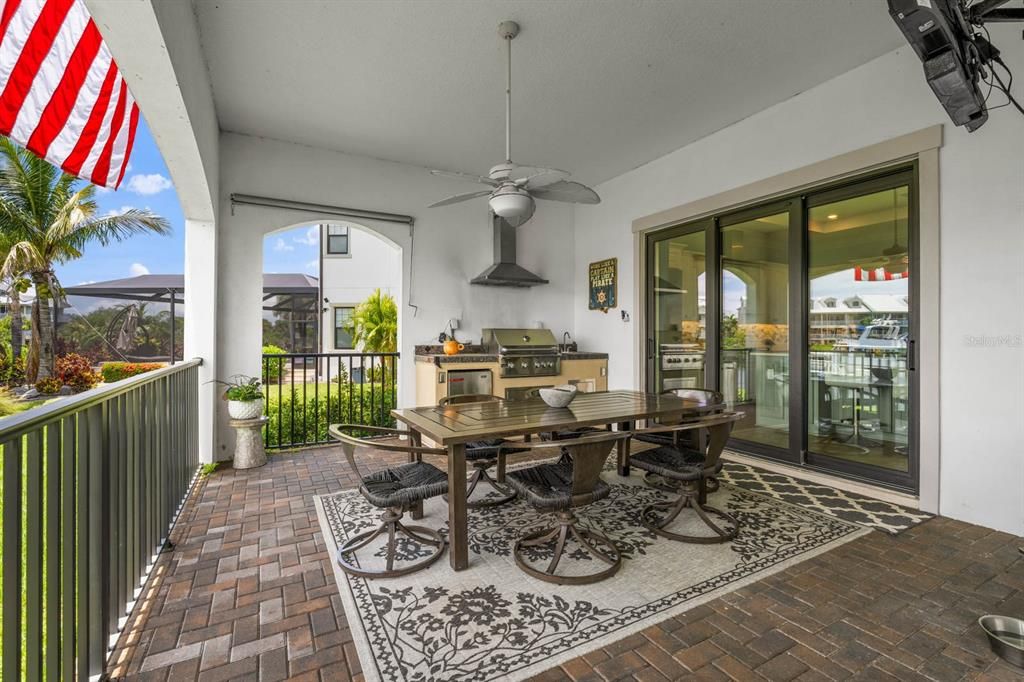 Exterior, Outdoor Kitchen
