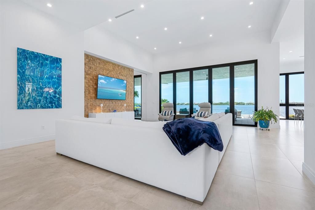 Interior, Living room, Recessed Lighting, Water