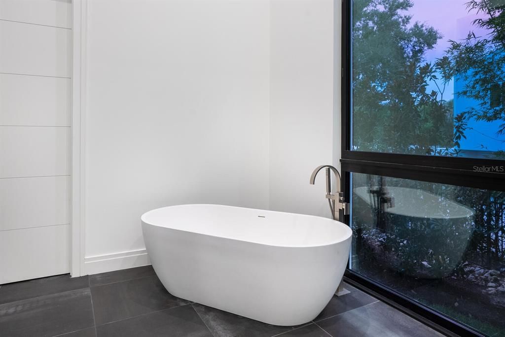 Bathroom, Free Standing Baths, Interior