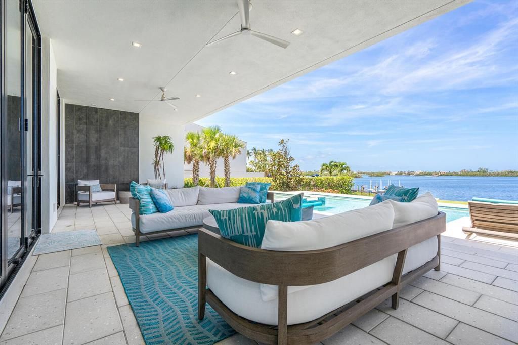 Exterior, Pool, Recessed Lighting, Water
