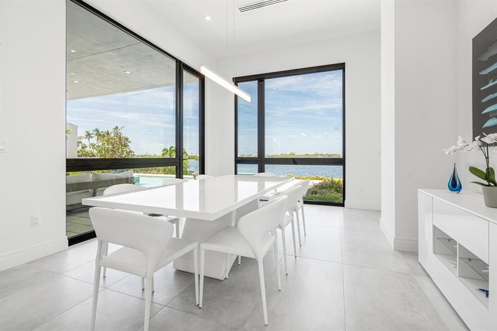 Dining room, Interior, Pendant Lights, Recessed Lighting, Water