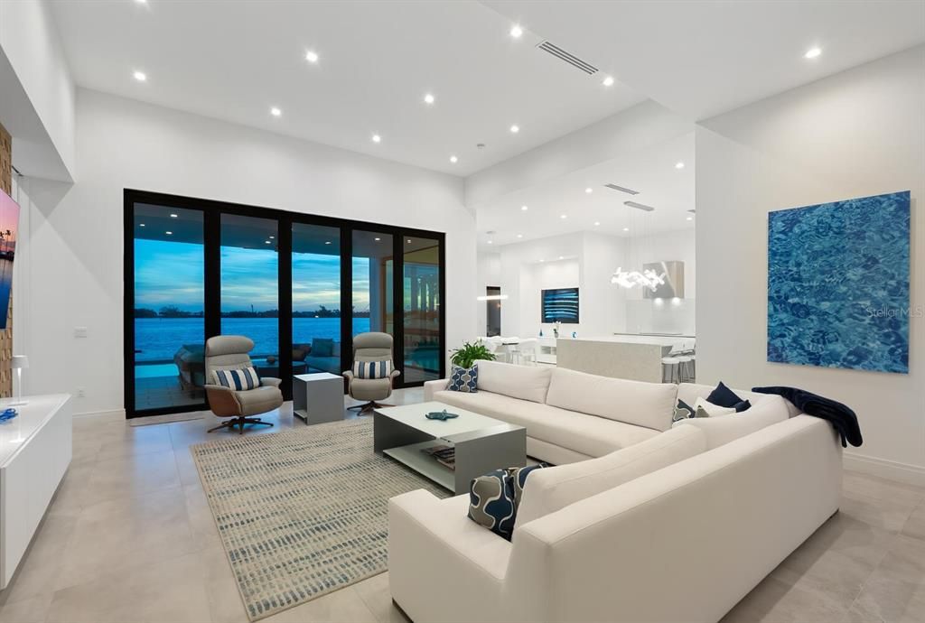 Interior, Living room, Pendant Lights, Recessed Lighting, Water