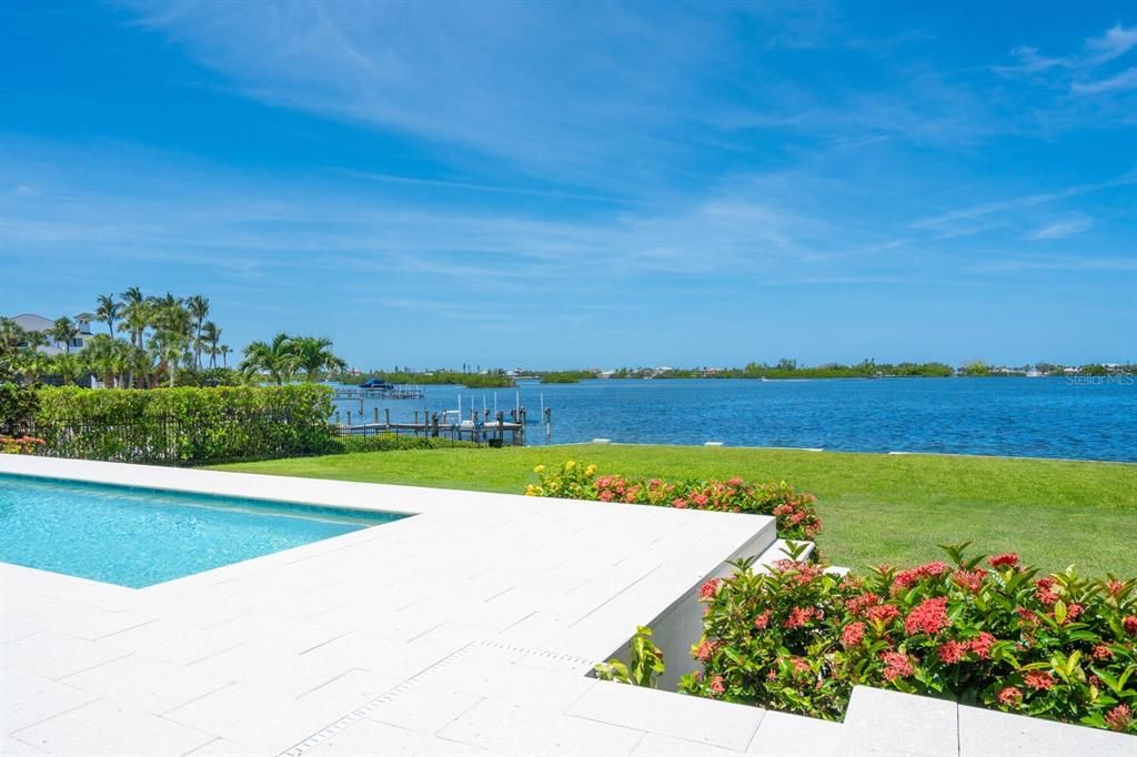 Exterior, Pool, Water